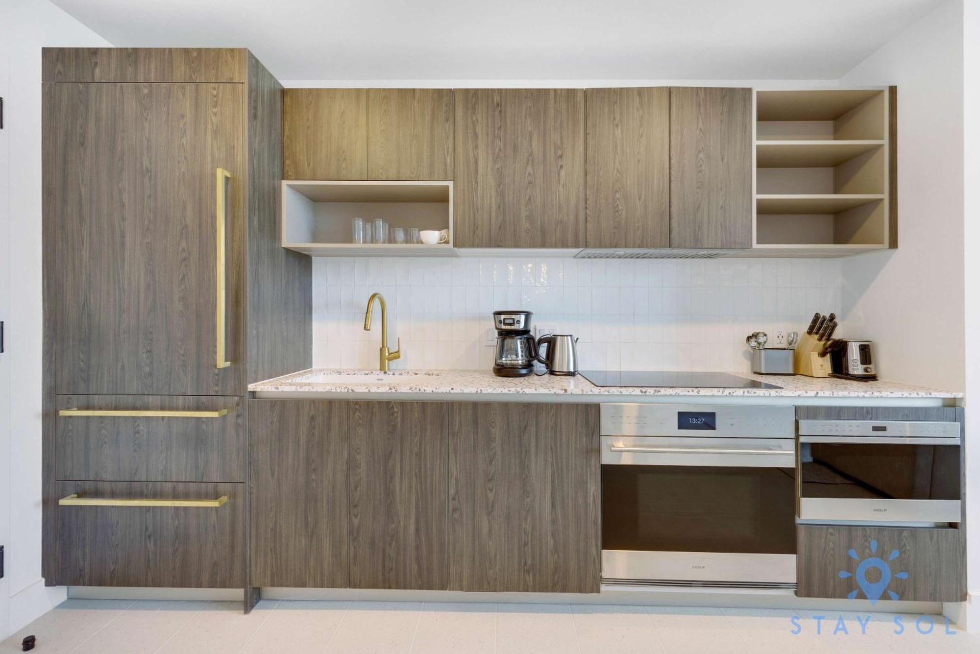 Modern Stylish 1br With Pool Apartment *