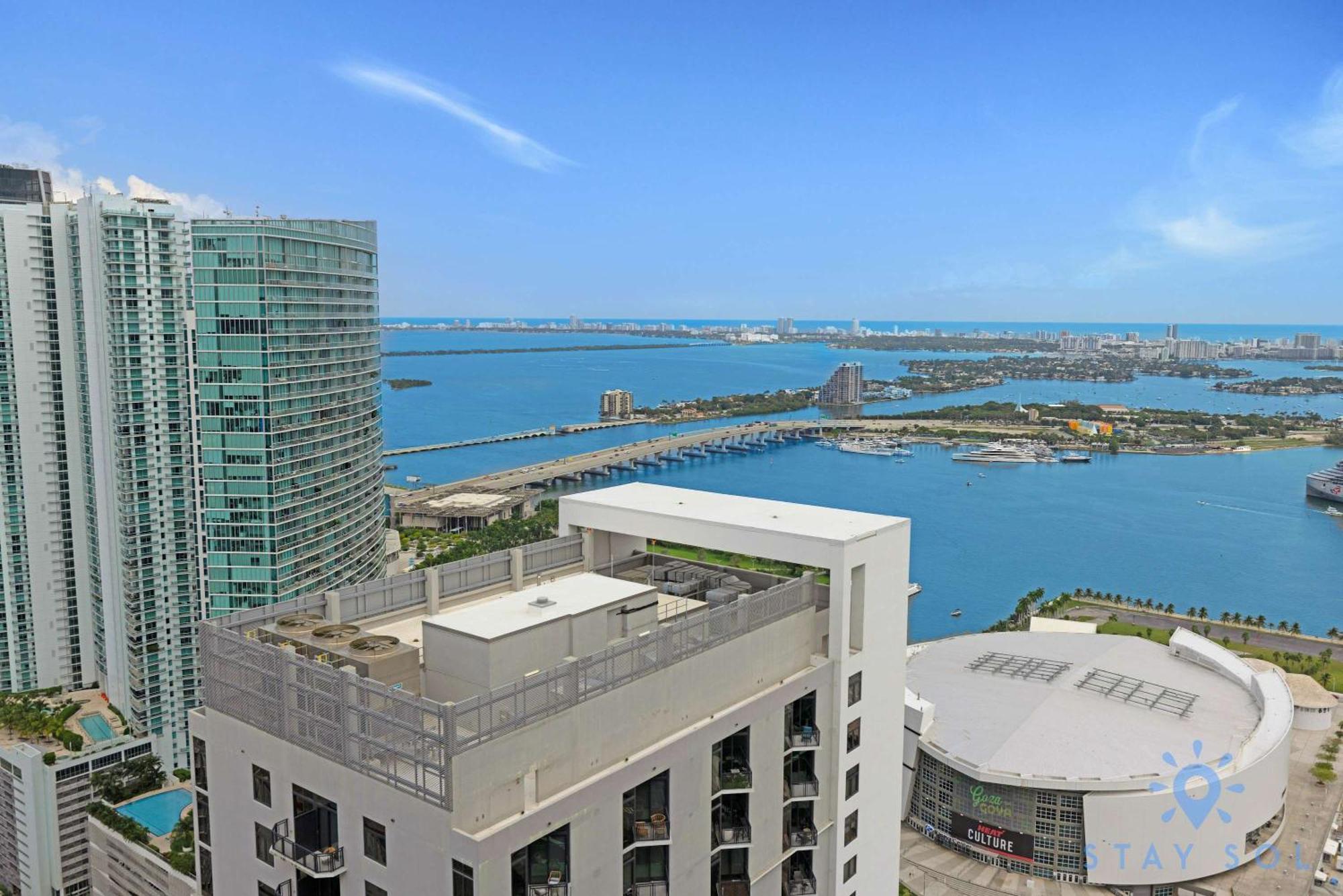 Modern Stylish 1br With Pool Apartment