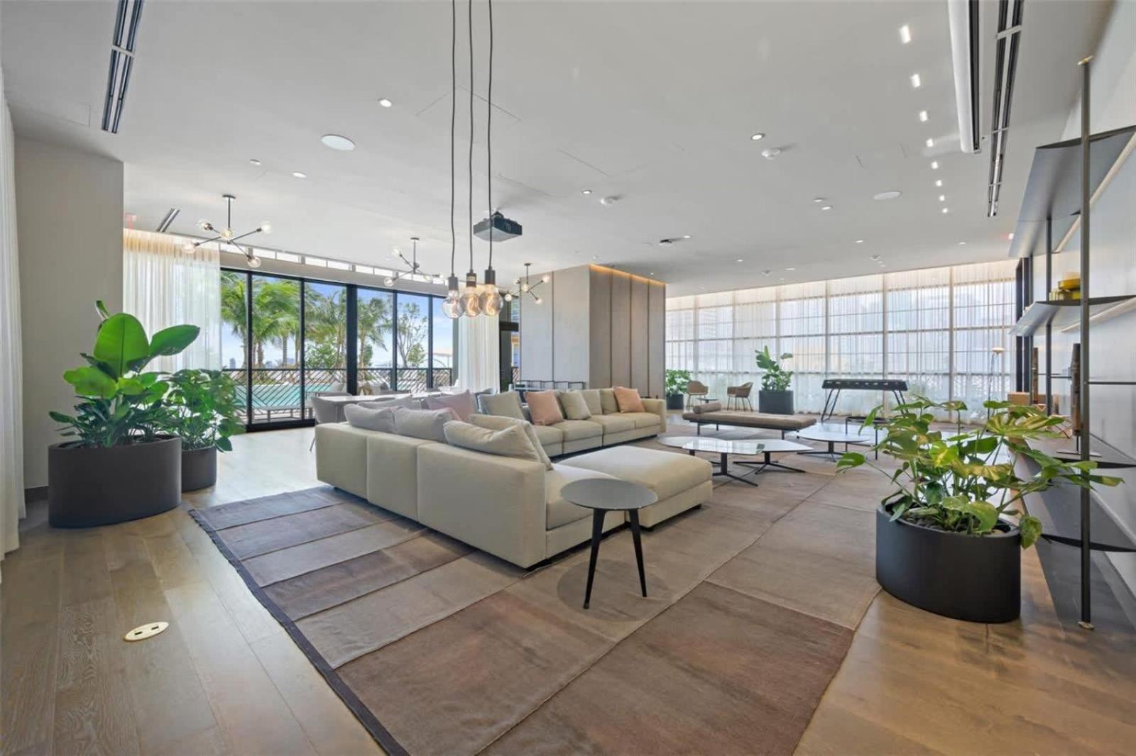 Modern Stylish 1br With Pool Miami