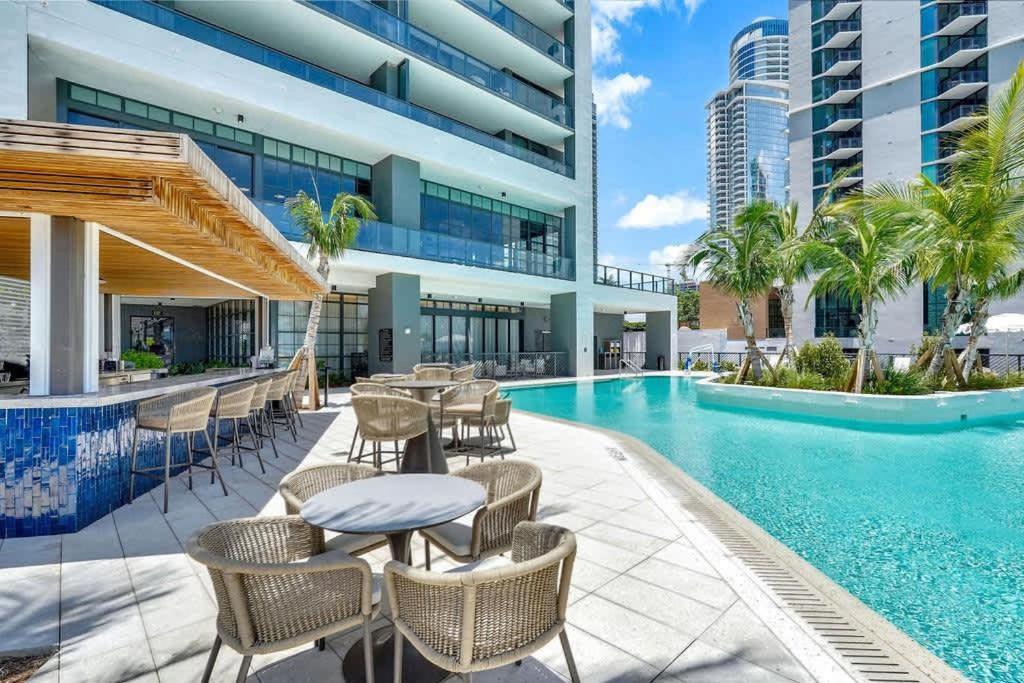 Modern Stylish 1br With Pool Apartment