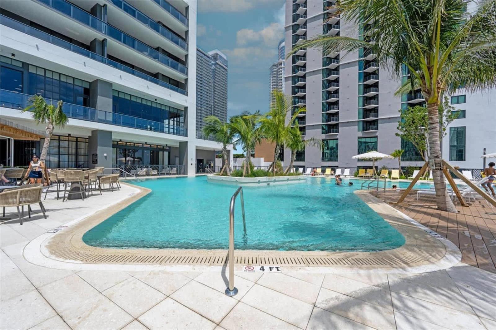 Apartment Modern Stylish 1br With Pool